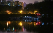 麓湖公园夜景图片