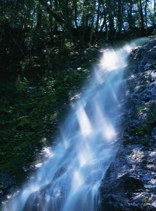 瀑布高山流水图片
