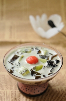 水果酸奶龟苓膏图片