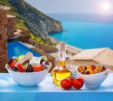 美丽的爱琴海海岸风景与沙拉
