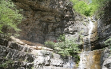 峡谷瀑布图片
