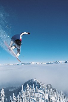 运动跃动腾空飞跃的滑雪运动员高清图片