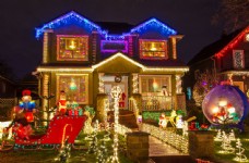 房屋院子圣诞节彩灯装饰