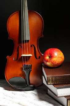 小提琴苹果图片素材